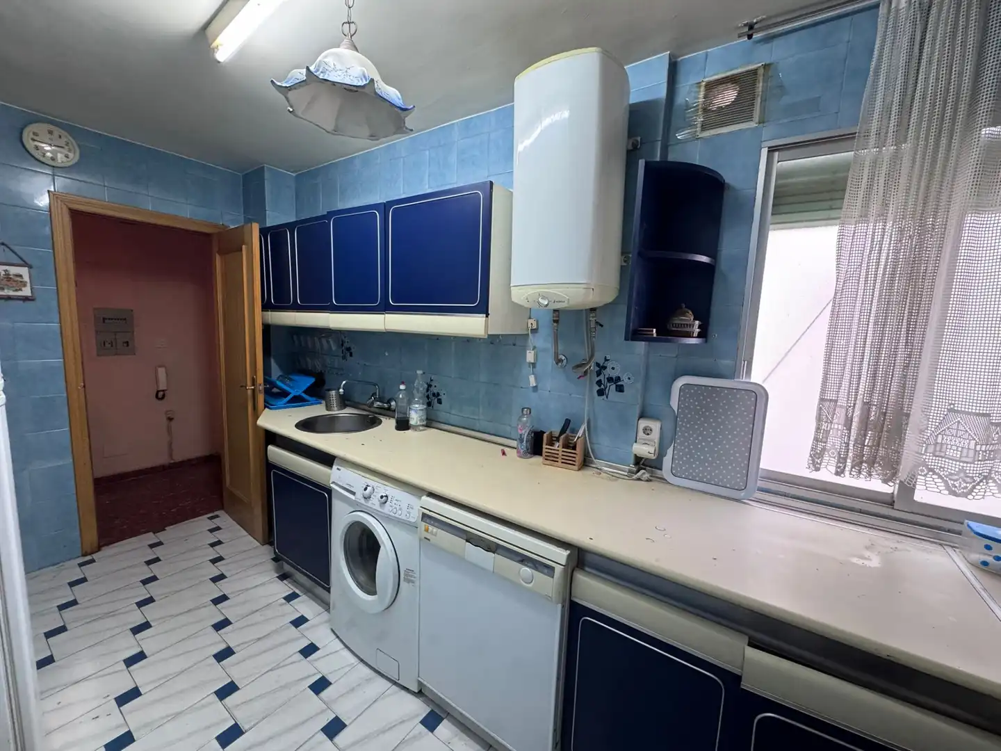 Cocina de Piso en venta en Jaén con Calefacción, Terraza y Amueblado