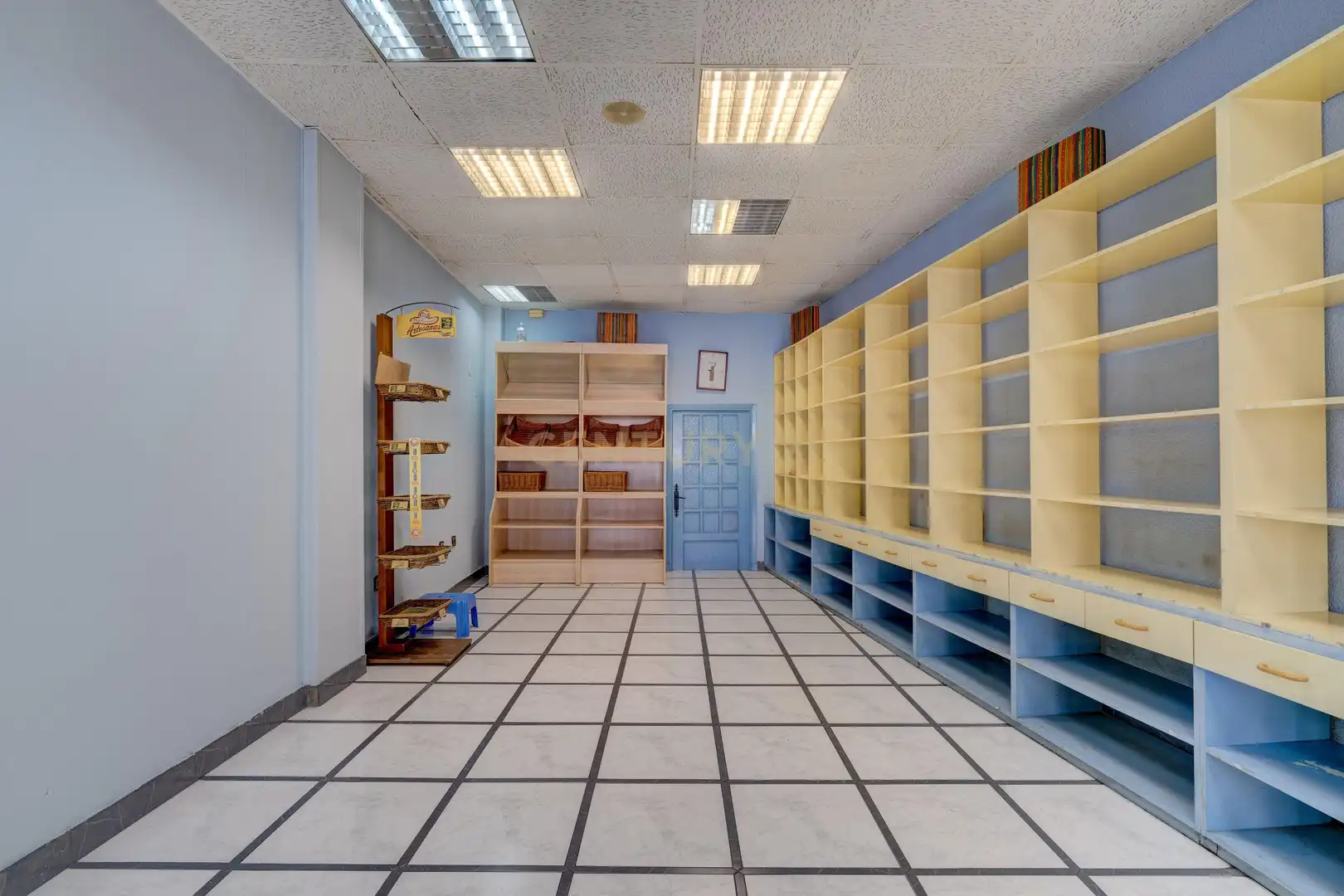 Local comercial en venta en Fuente de los Patos Plaza, Vitoria-Gasteiz, Spain 1, imagen 12