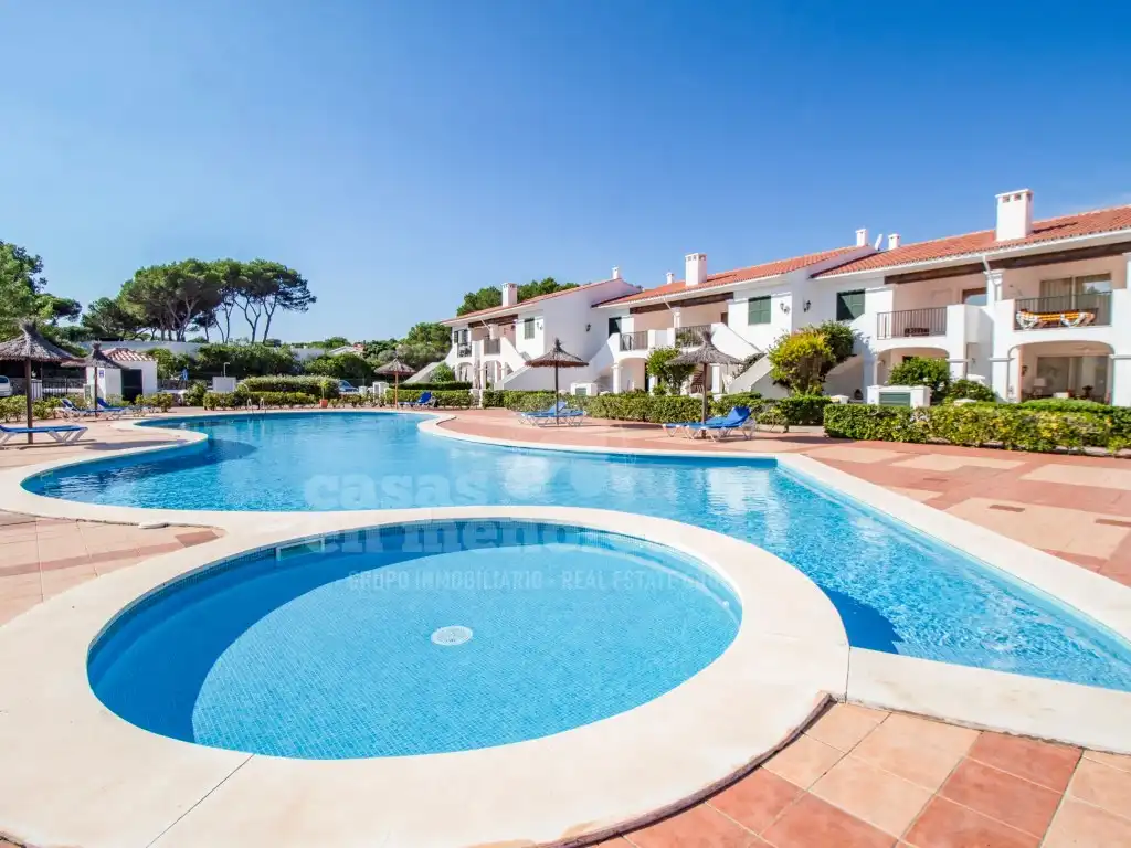 Vista exterior de Apartamento en venta en Es Mercadal con Terraza, Piscina y Piscina comunitaria