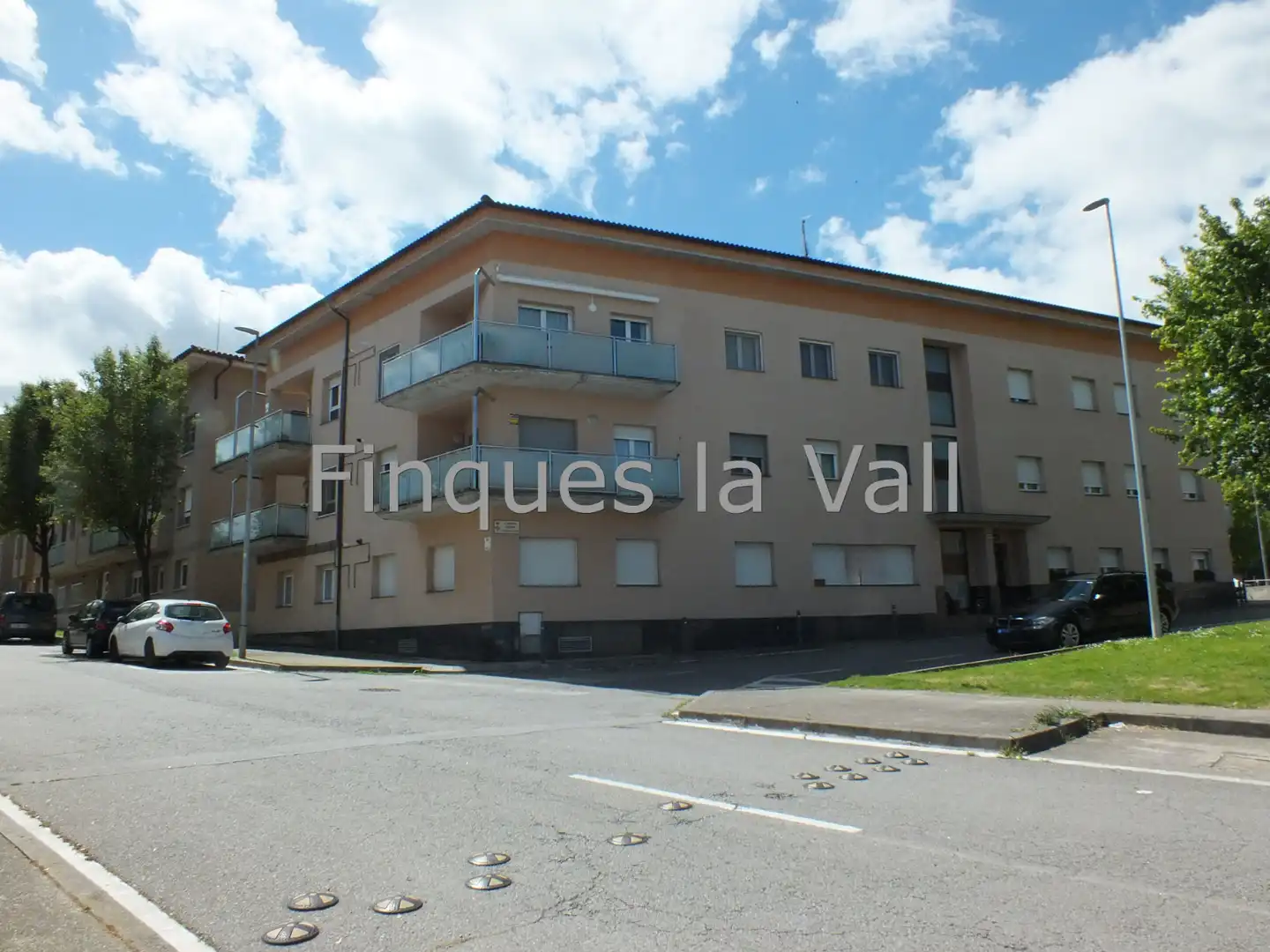 Vista exterior de Dúplex en venda en Santa Eugènia de Berga amb Calefacció, Terrassa i Forn