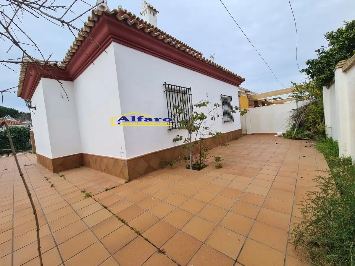 Chalet con terraza en venta en Matalascañas, imagen 2
