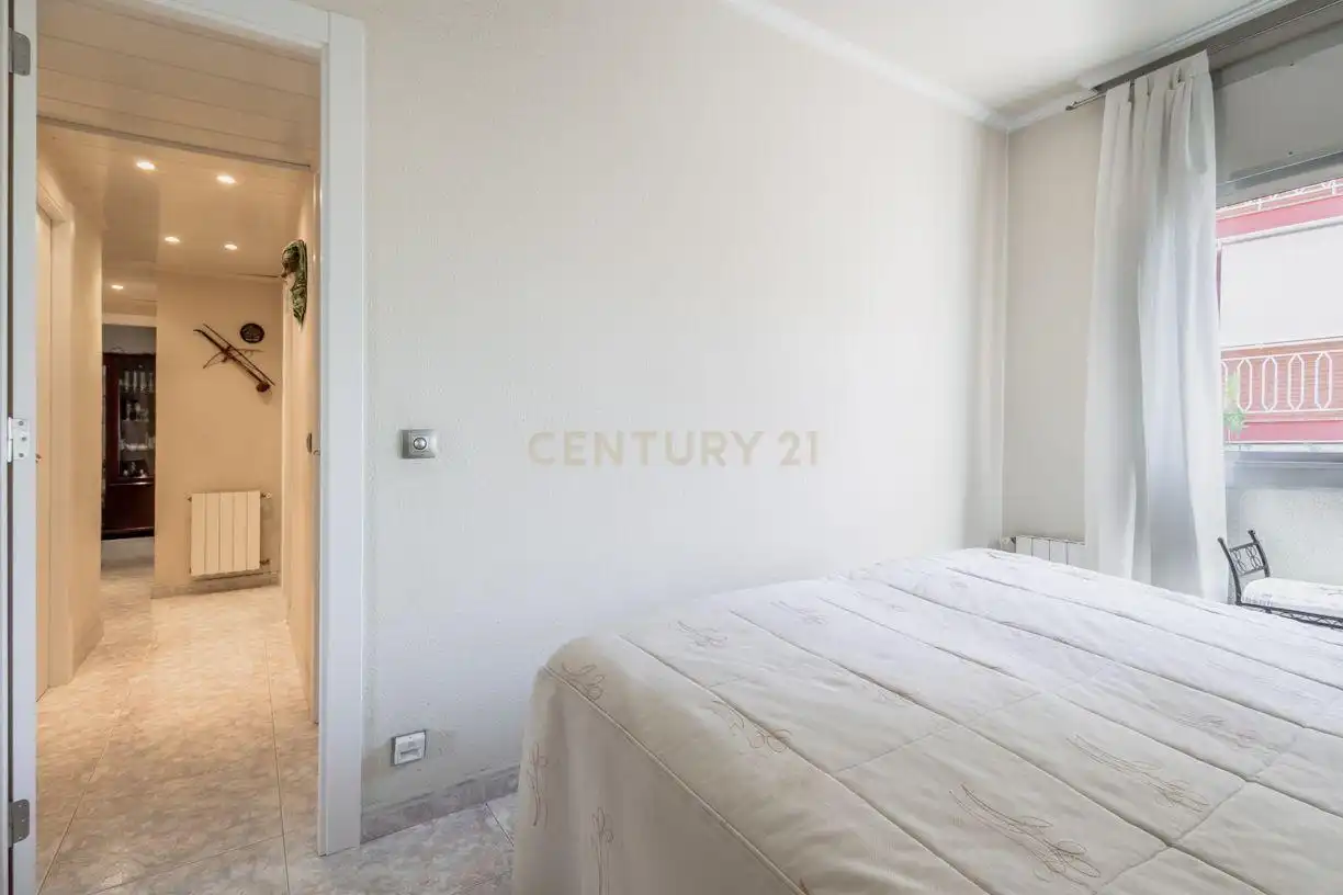 Dormitori de Apartament en venda en Sant Joan Despí amb Aire condicionat