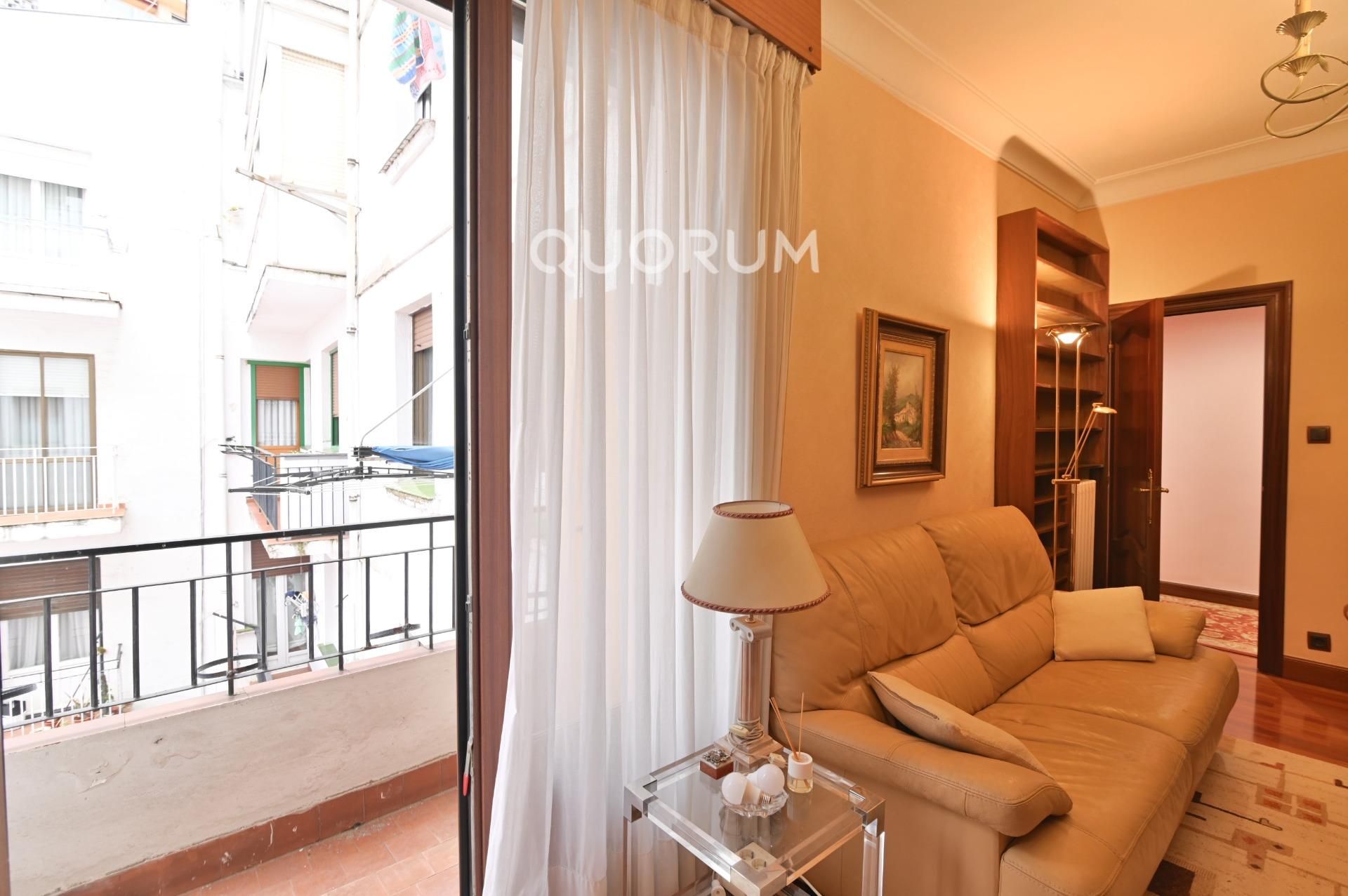 Bedroom of Flat for sale in Bilbao   with Heating, Terrace and Balcony