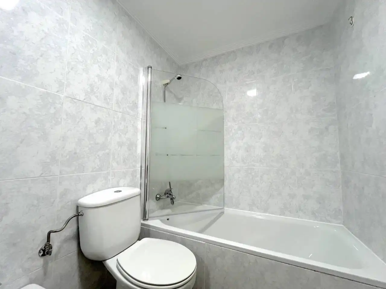 Bathroom of Flat for sale in Bilbao   with Heating and Storage room