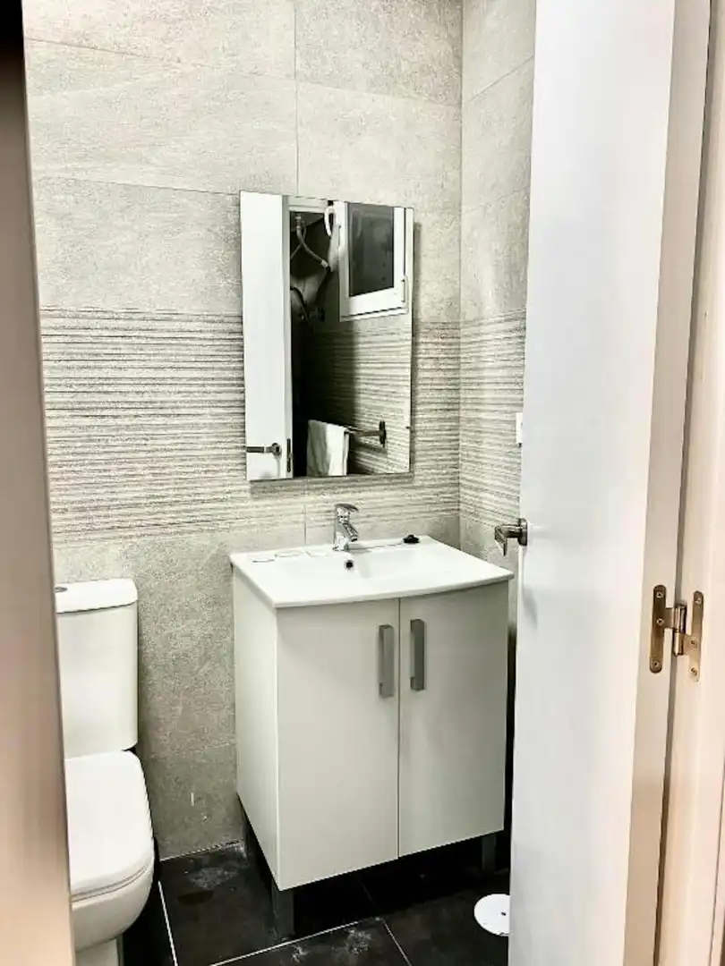 Badezimmer von Wohnung zur Miete in Madrid mit Klimaanlage, Heizung und Möbliert