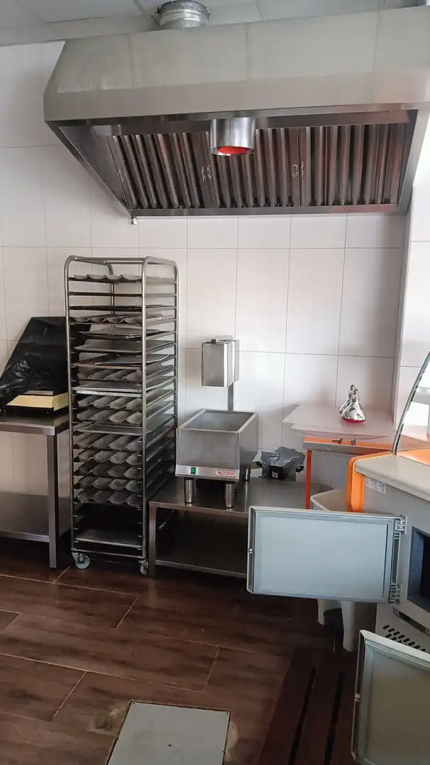 Local en venta en Calle de la Alcarria, Los Valles - Sanz Vázquez - El Fuerte