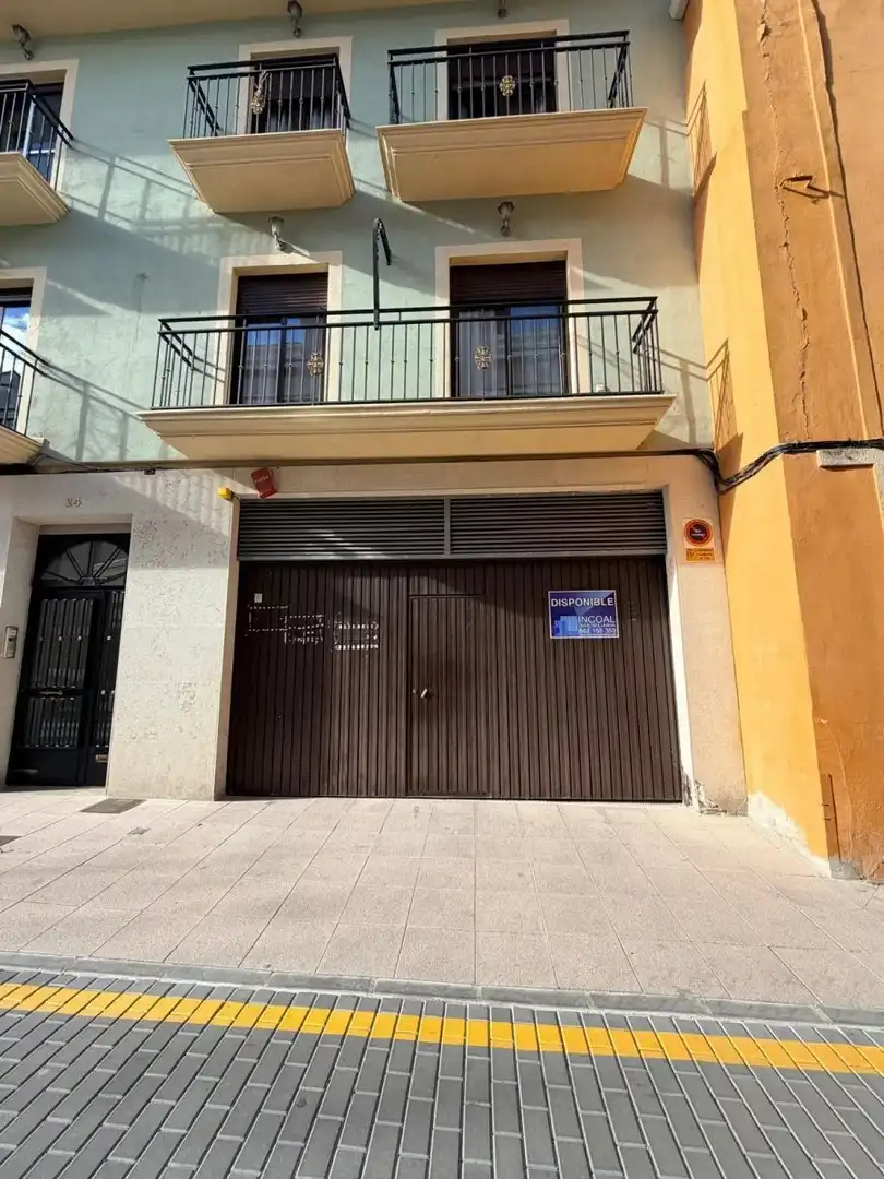 Garage for rent in Loja