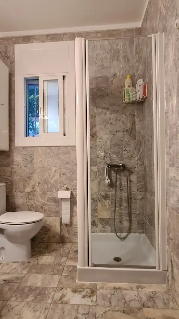 Bany de Casa adosada en venda en Santa Coloma de Farners amb Calefacció, Jardí privat i Parquet