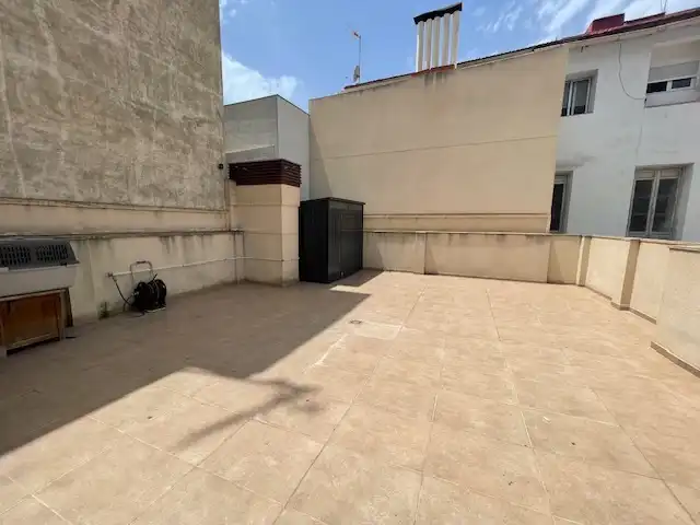 Maisonette zur Miete in Carrer Tomás López Torregrosa, Barrio del Centro