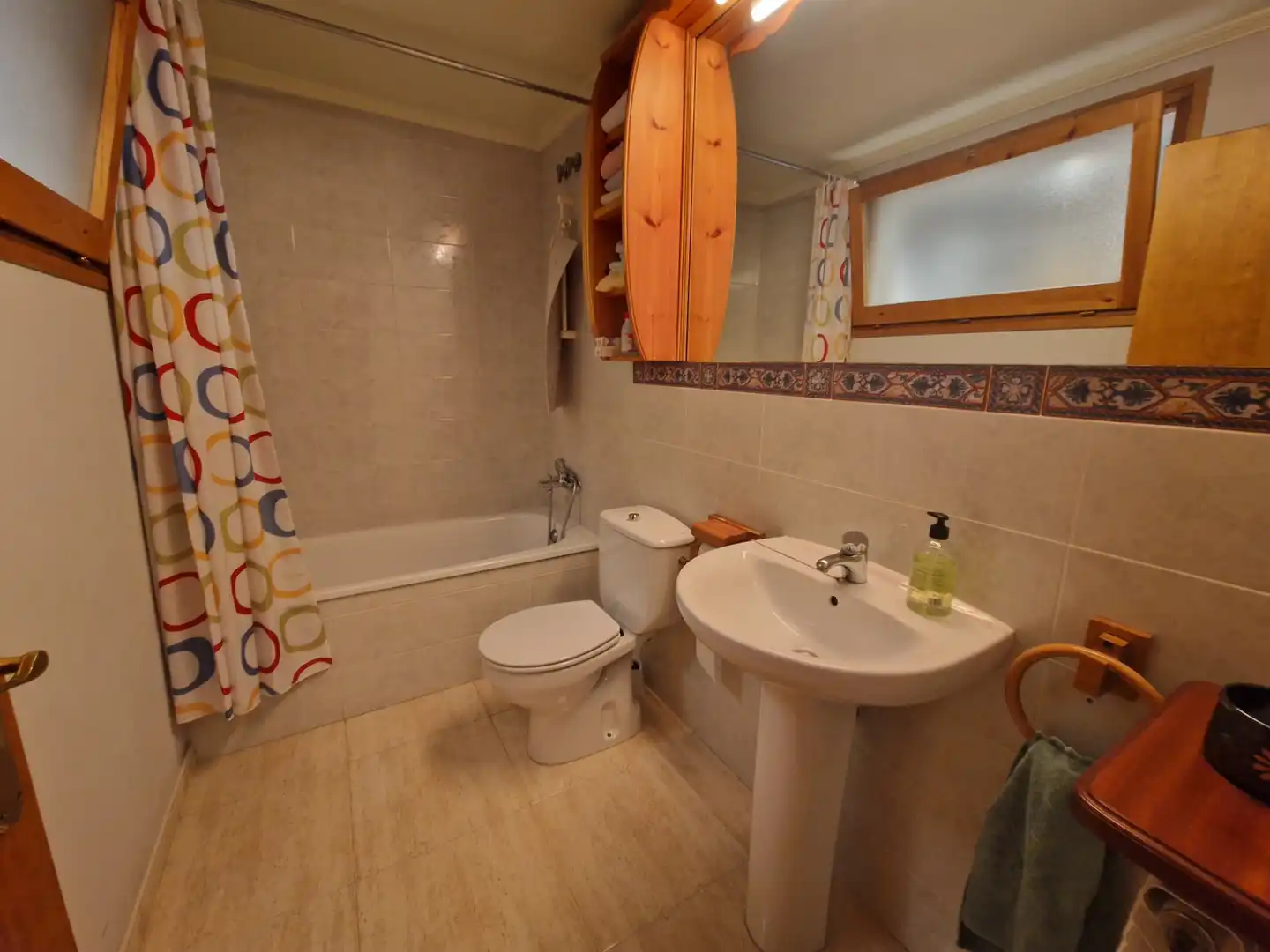Baño de Casa adosada en venta en Olot con Aire acondicionado, Calefacción y Jardín privado