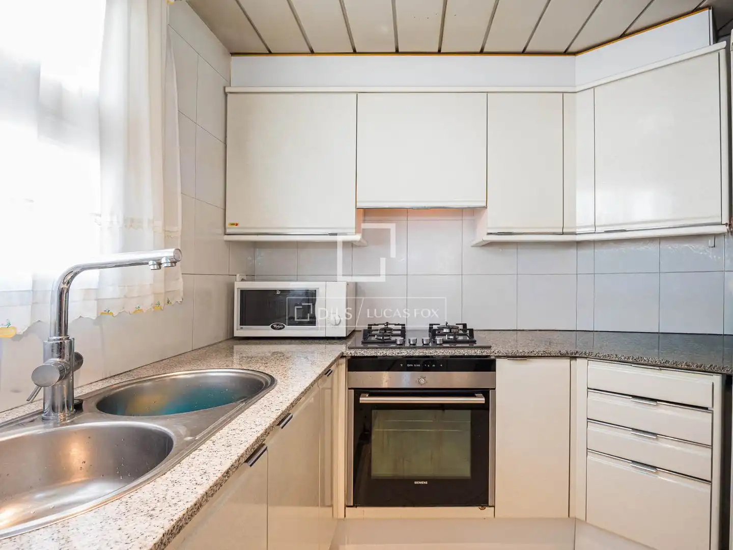 Kitchen of Flat for sale in Sant Cugat del Vallès  with Air Conditioner, Heating and Terrace