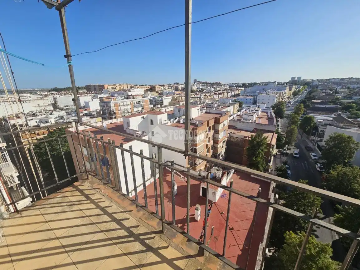 Vista exterior de Casa adosada en venda en San Juan de Aznalfarache