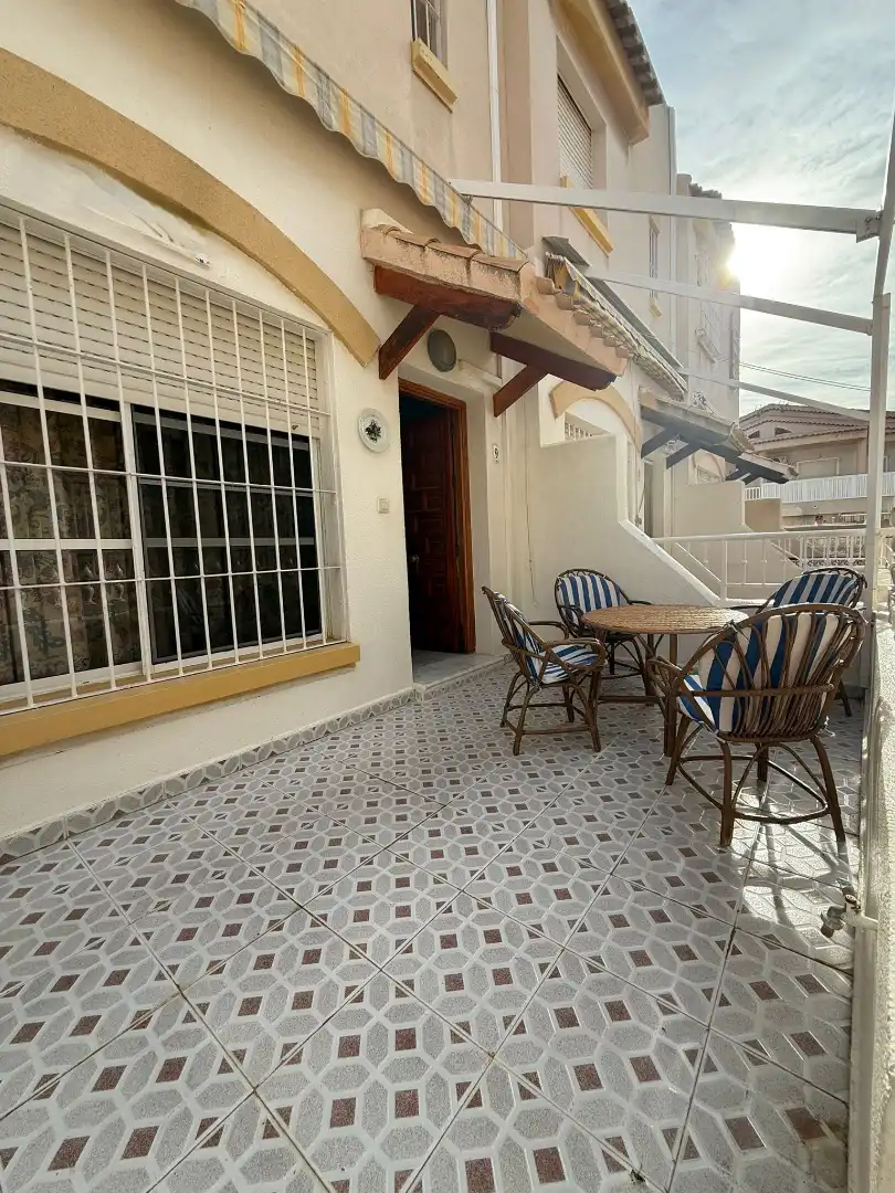 Vista exterior de Casa adosada en venta en Cartagena con Trastero, Amueblado y Horno