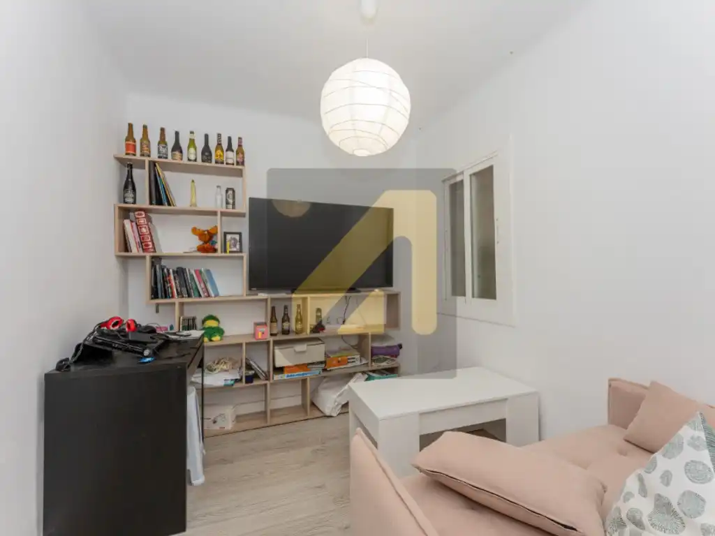 Sala d'estar de Apartament en venda en L'Hospitalet de Llobregat