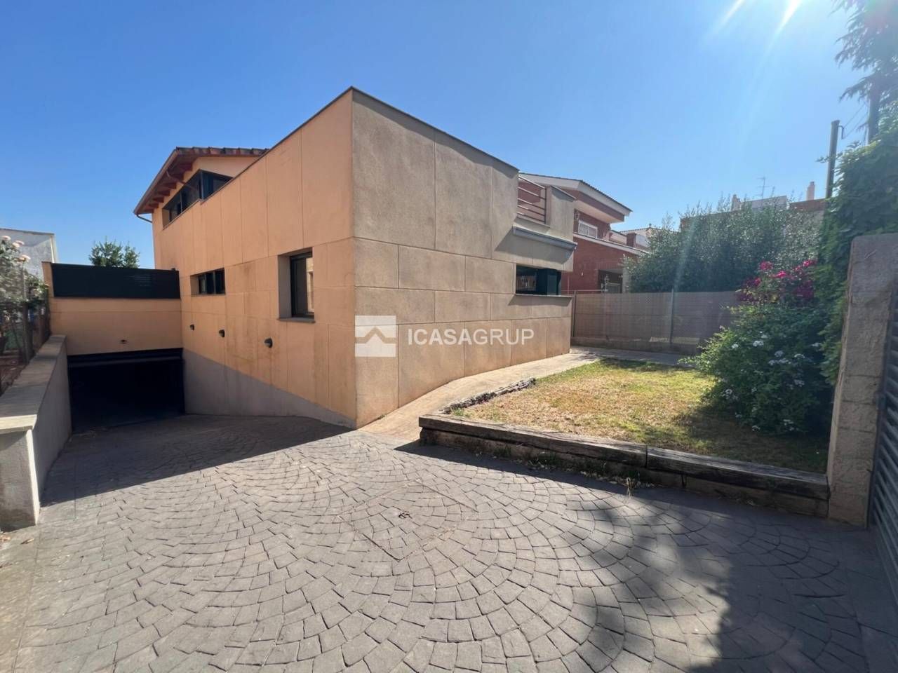 Exterior view of House or chalet for sale in Rubí  with Air Conditioner, Heating and Private garden
