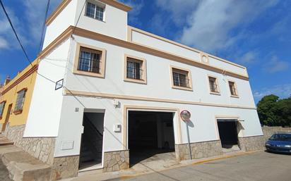 Vista exterior de Casa o xalet en venda en Chiclana de la Frontera amb Aire condicionat i Terrassa