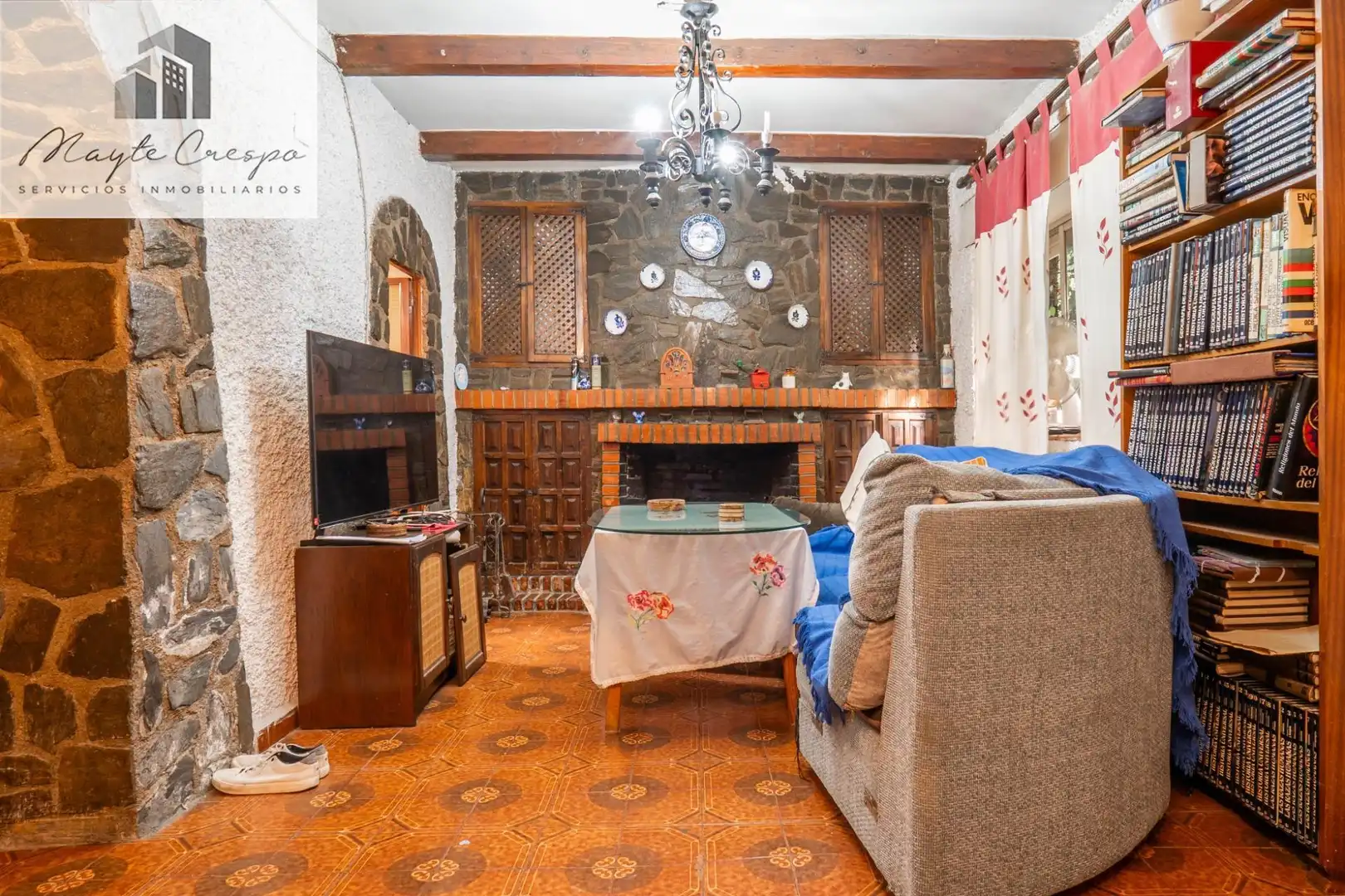 Sala d'estar de Casa o xalet en venda en La Zubia amb Calefacció, Jardí privat i Terrassa