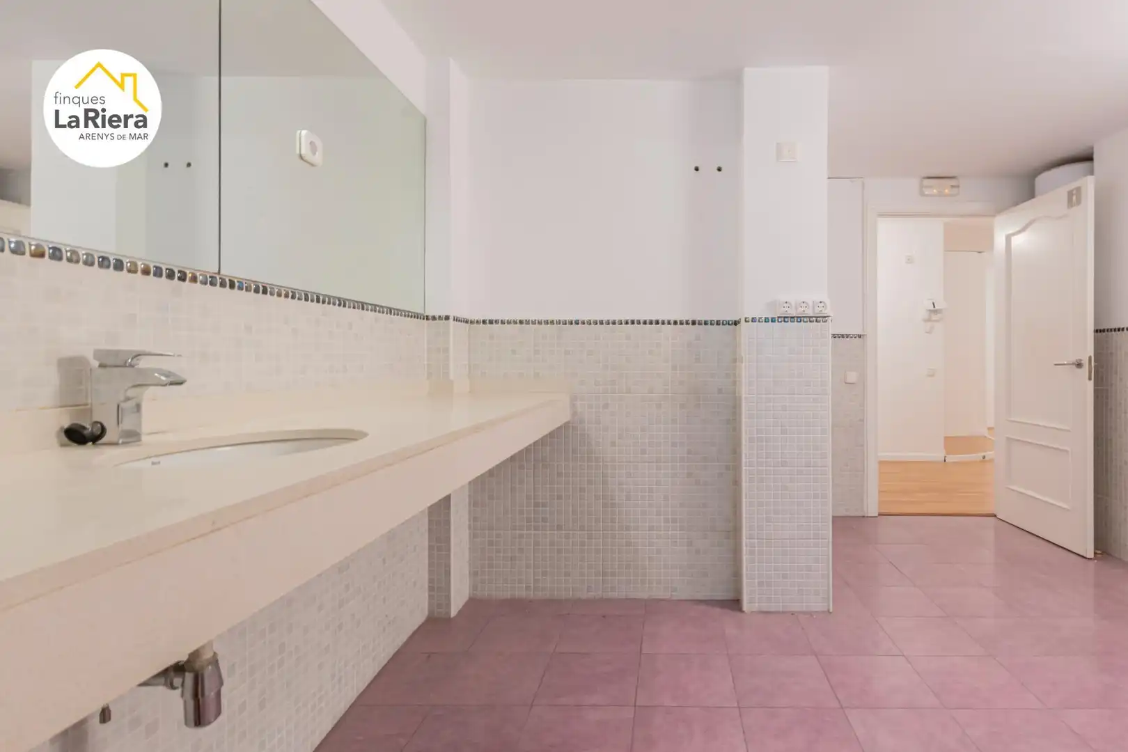 Badezimmer von Geschaftsraum zur Miete in Arenys de Mar