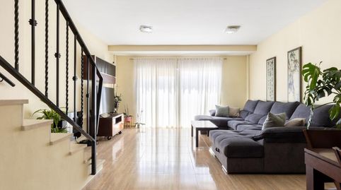 Foto 2 de Casa adosada en venta en Carrer Gimnasta Elena López Benaches, Turís, Valencia