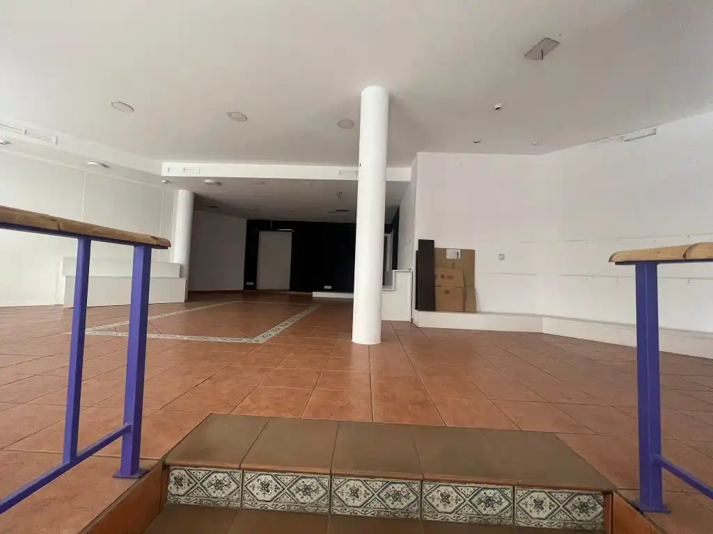 Local comercial en venda a Quintanar de la Orden, imagen 3