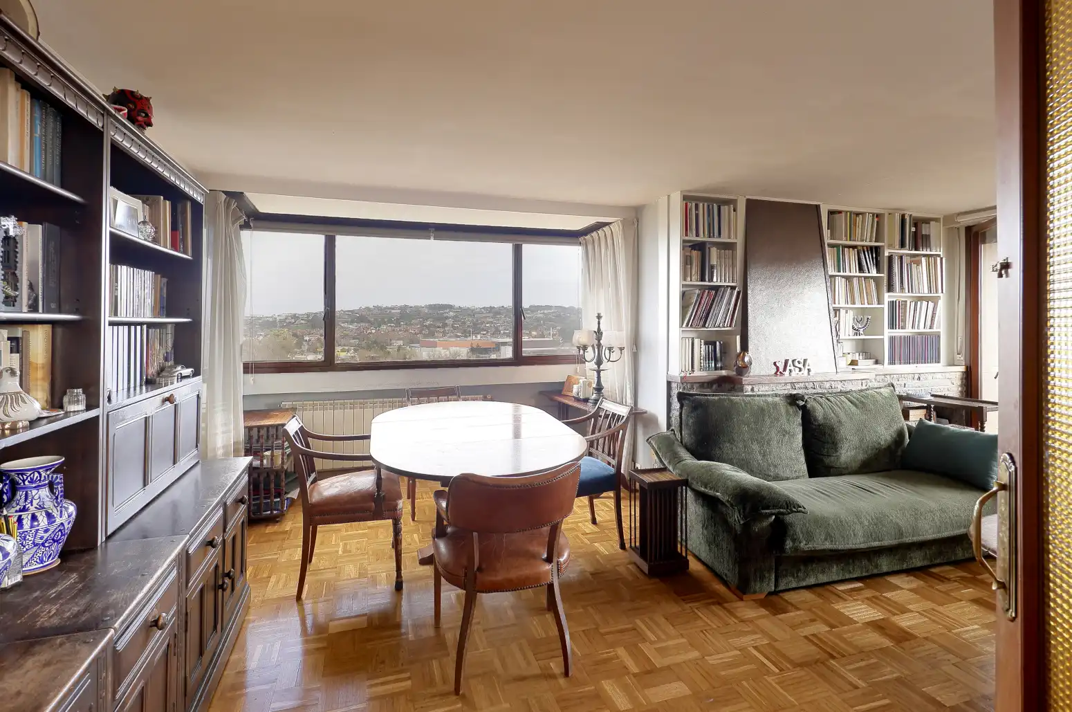 Sala d'estar de Àtic en venda en Gijón  amb Calefacció, Parquet i Terrassa