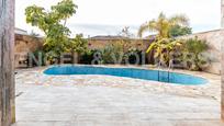 Swimming pool of House or chalet for sale in Espartinas  with Air Conditioner, Terrace and Swimming Pool