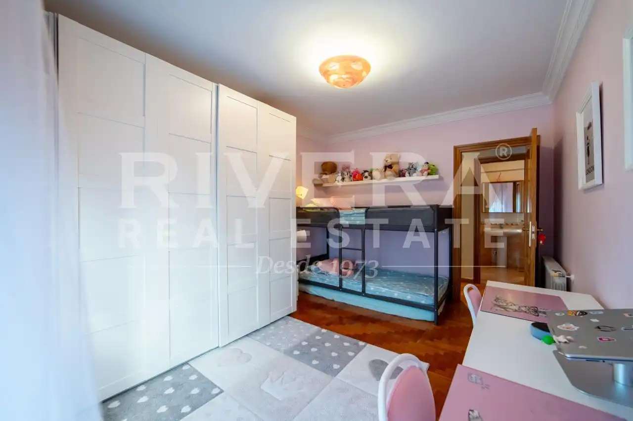 Habitación de Piso en venta en Vigo  con Calefacción, Parquet y Terraza