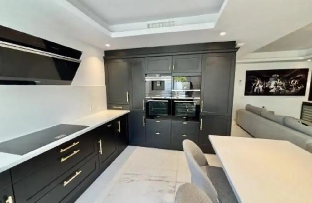 Cuina de Apartament de lloguer en Marbella amb Aire condicionat, Calefacció i Terrassa