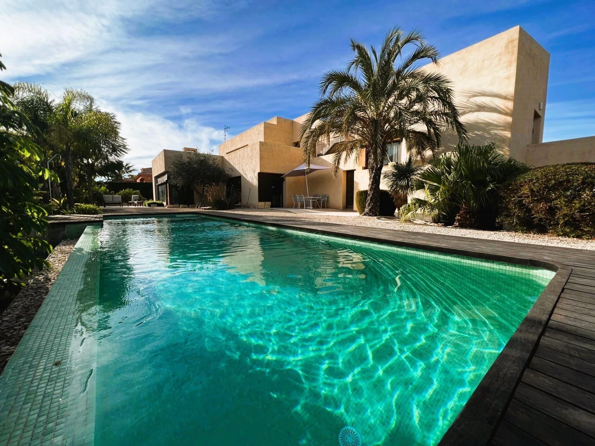 Swimming pool of House or chalet for sale in Elche / Elx  with Air Conditioner, Private garden and Terrace