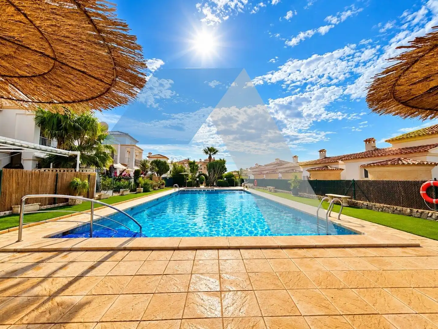 Bungalow avec terrasse à vendre à Pueblo Acantilado - Lanuza