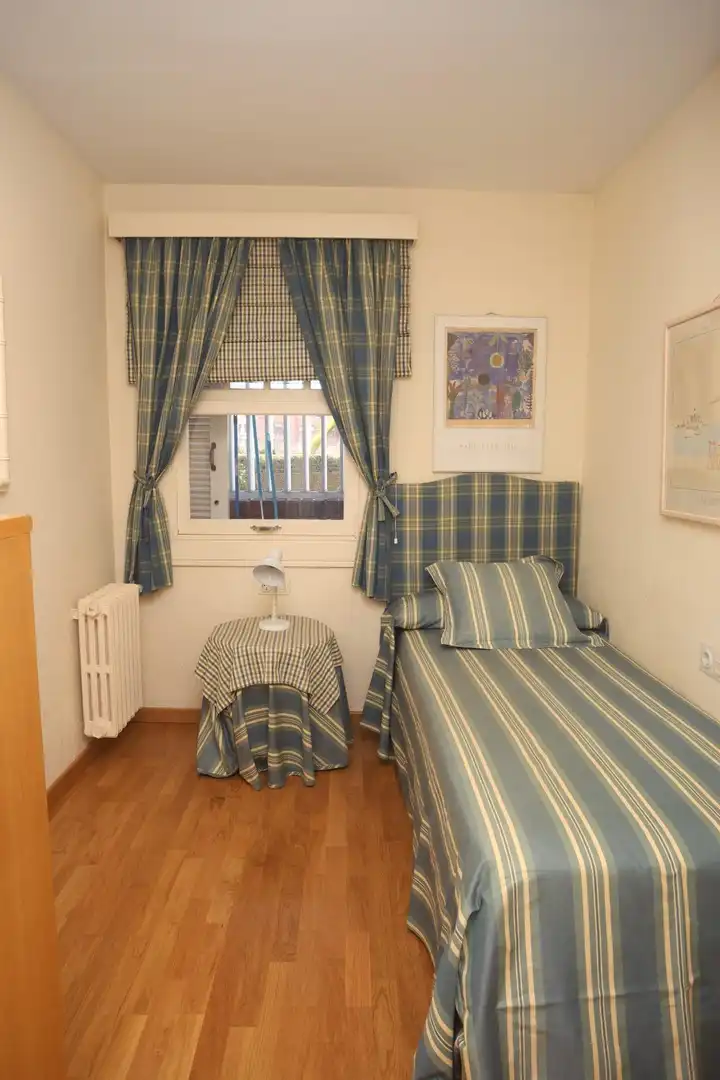 Schlafzimmer von Erdgeschoss zur Miete in Rocafort mit Klimaanlage, Heizung und Möbliert