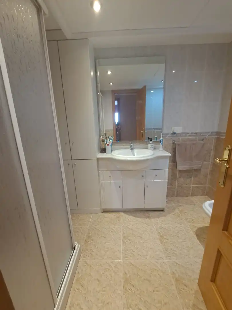 Baño de Piso en venta en Castellón de la Plana / Castelló de la Plana con Aire acondicionado, Calefacción y Trastero