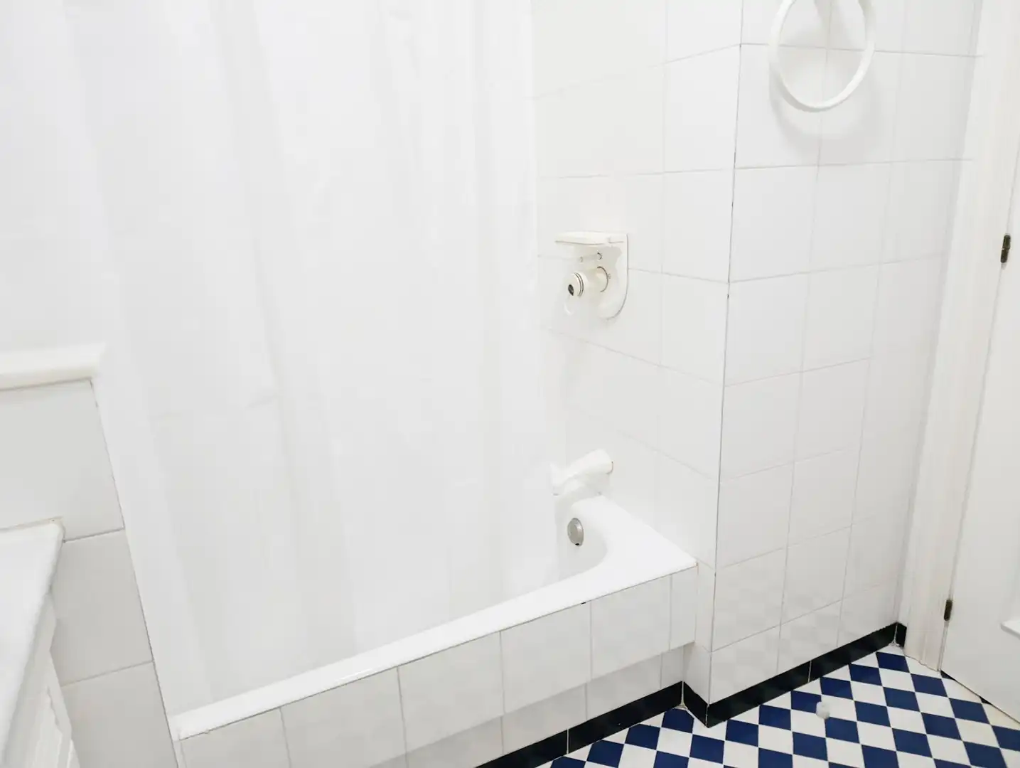 Baño de Dúplex de alquiler en Dénia con Aire acondicionado, Calefacción y Jardín privado