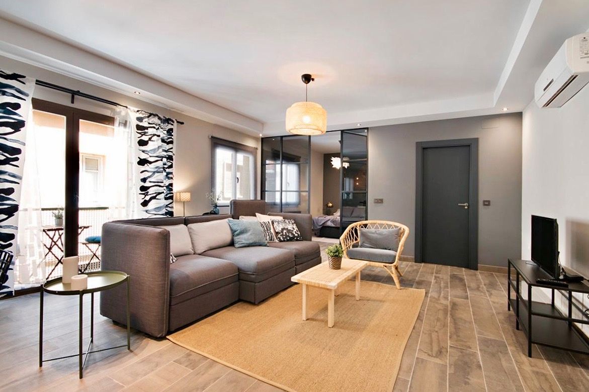 Living room of Apartment to rent in  Granada Capital  with Air Conditioner, Heating and Parquet flooring