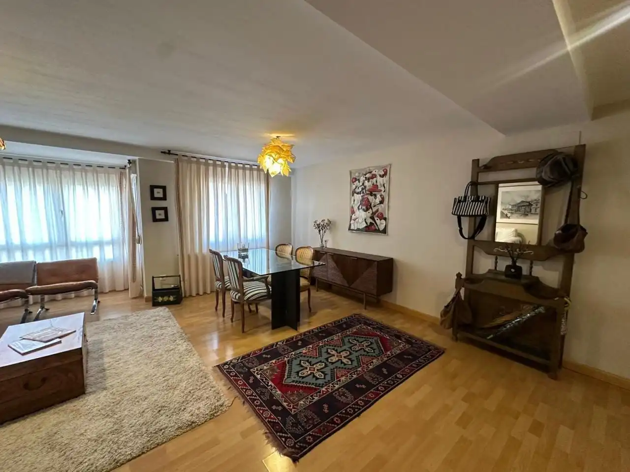 Sala d'estar de Pis en venda en León Capital  amb Calefacció, Terrassa i Traster