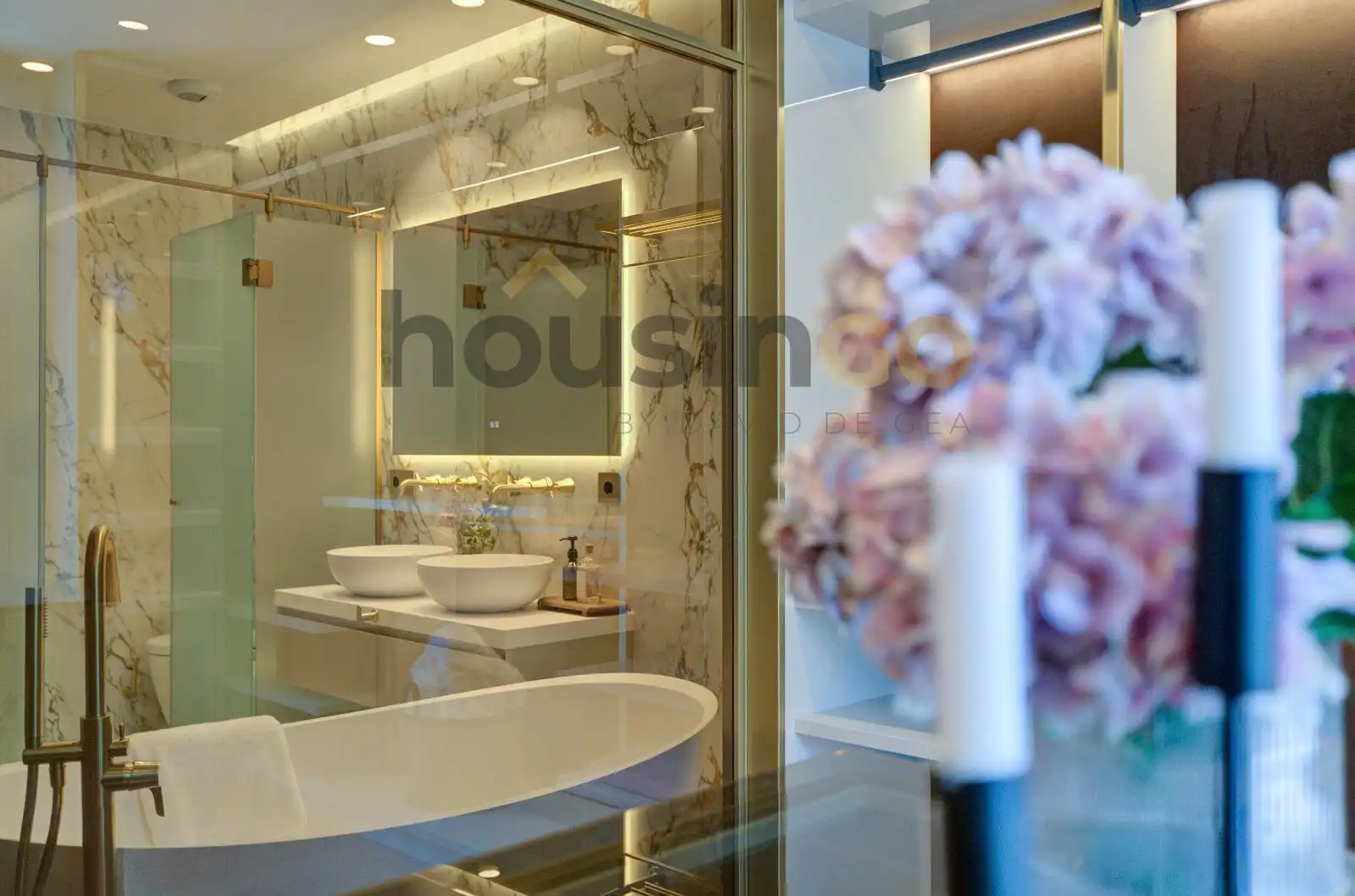 Bathroom of Flat for sale in Madrid  with Air Conditioner, Heating and Terrace