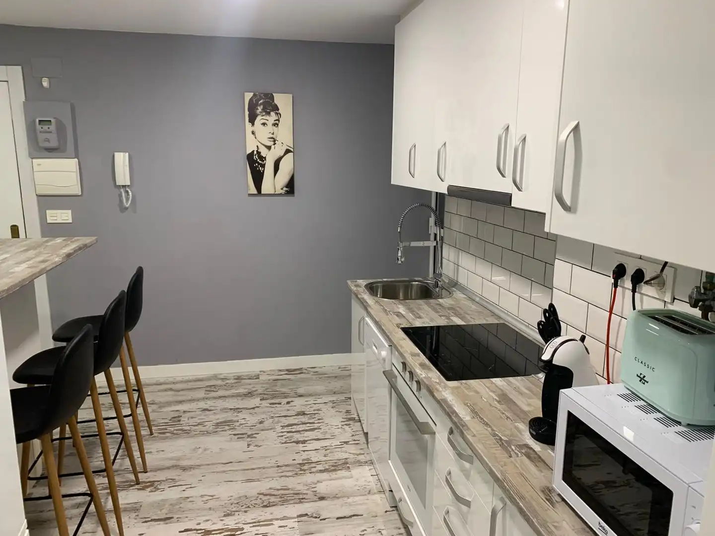 Cuina de Pis de lloguer en Zaragoza amb Calefacció, Parquet i Moblat