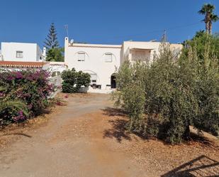 Vista exterior de Casa adosada en venda en Mojácar amb Terrassa