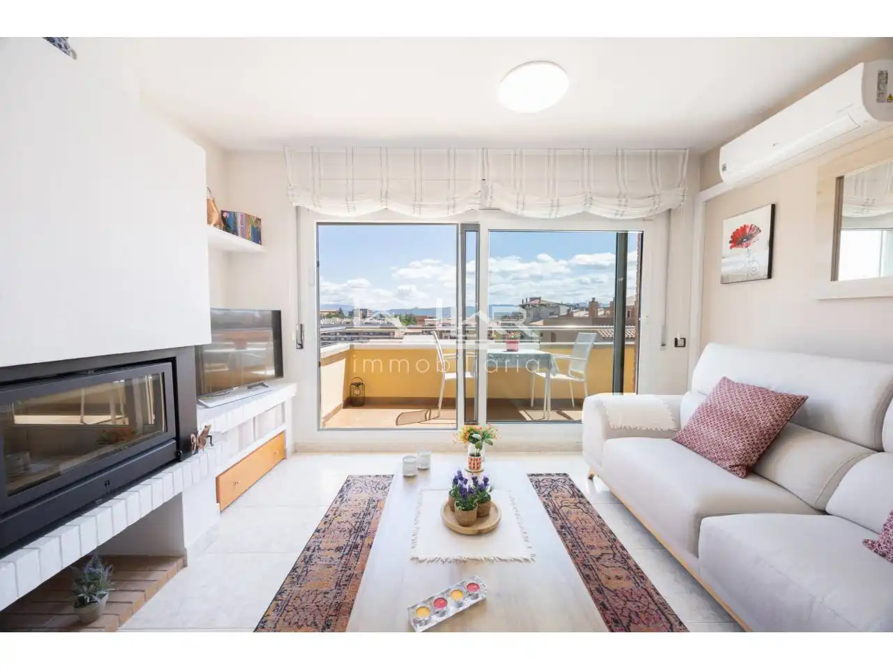 Wohnzimmer von Dachboden zum Verkauf in Vic mit Klimaanlage, Heizung und Parkett
