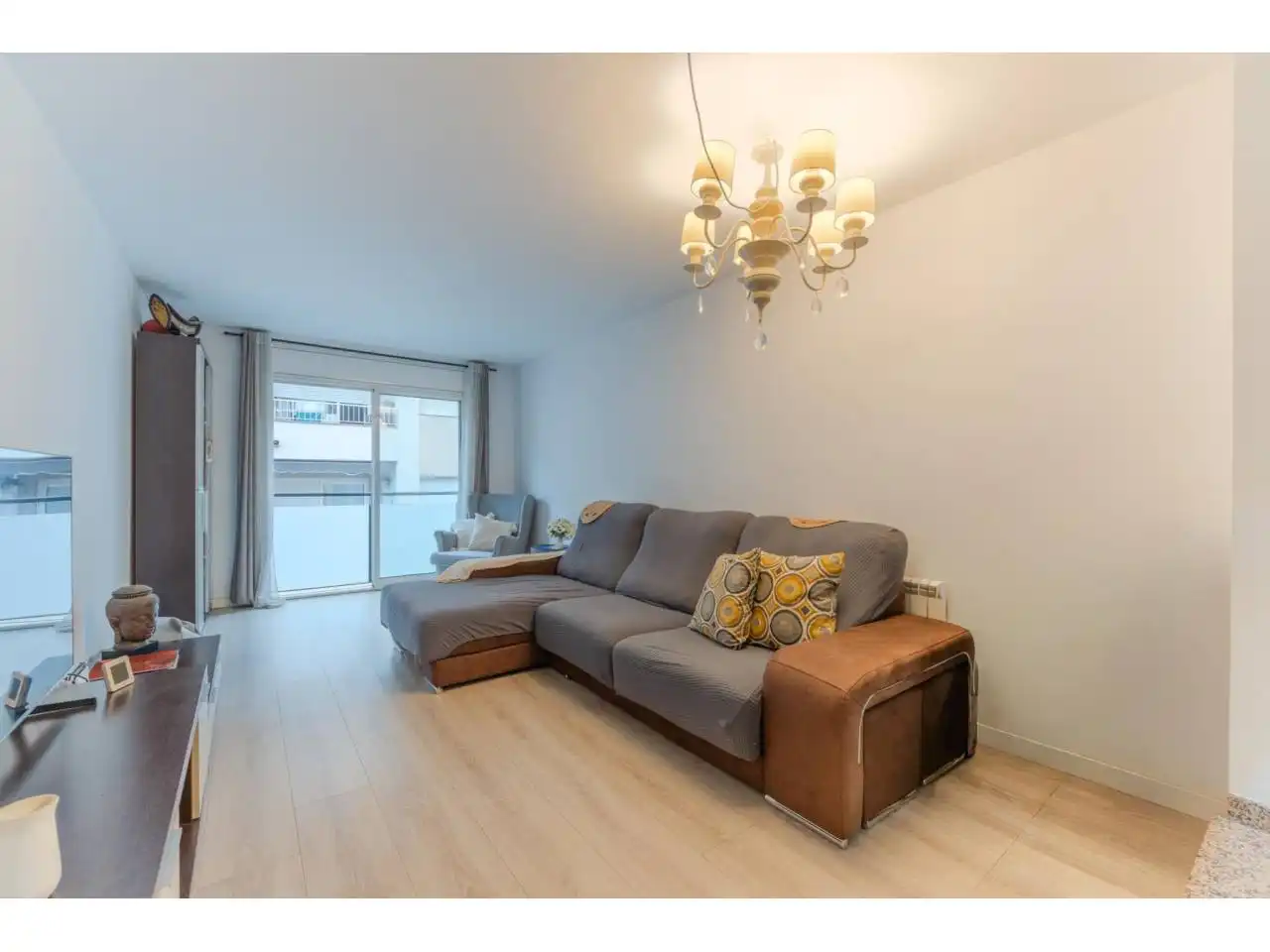 Living room of Flat for sale in Girona  with Heating, Parquet flooring and Storage room