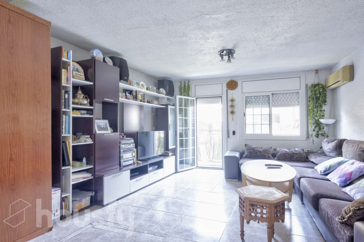 Living room of Flat for sale in Mollet del Vallès  with Air Conditioner and Balcony