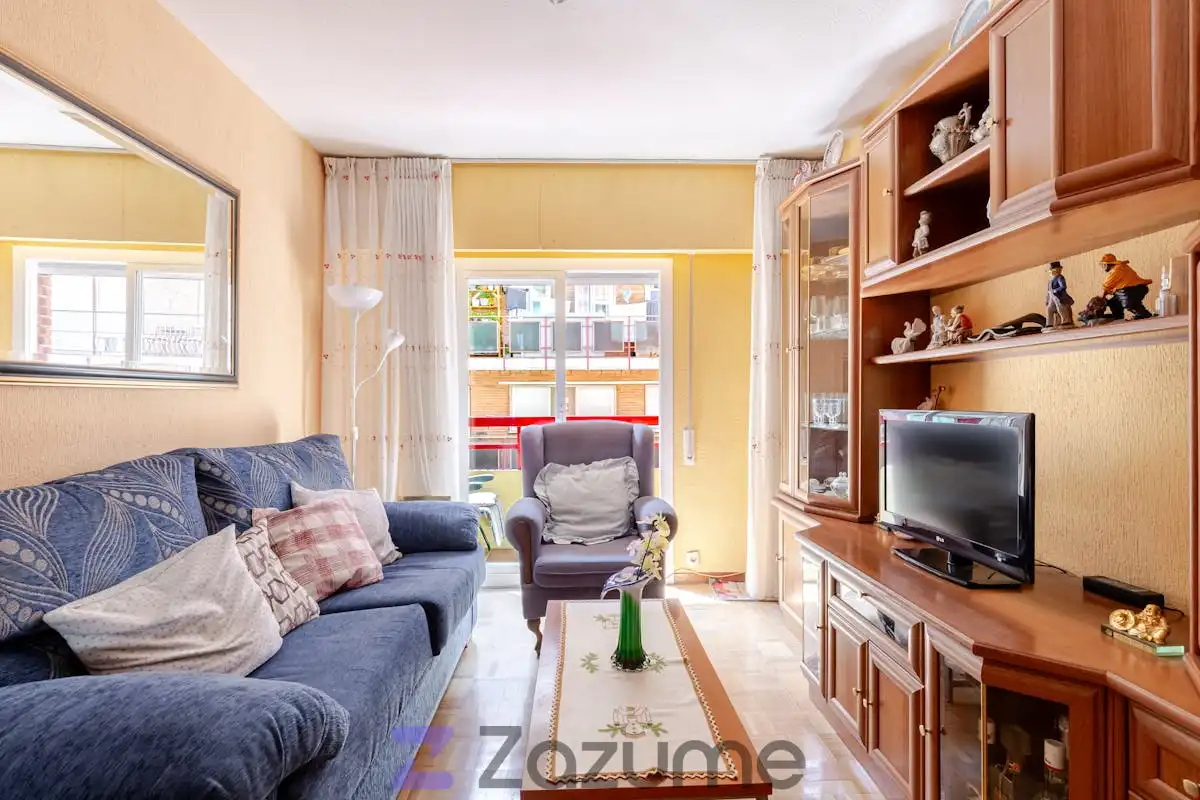 Living room of Flat for rent in Madrid  with Heating, Parquet flooring and Terrace