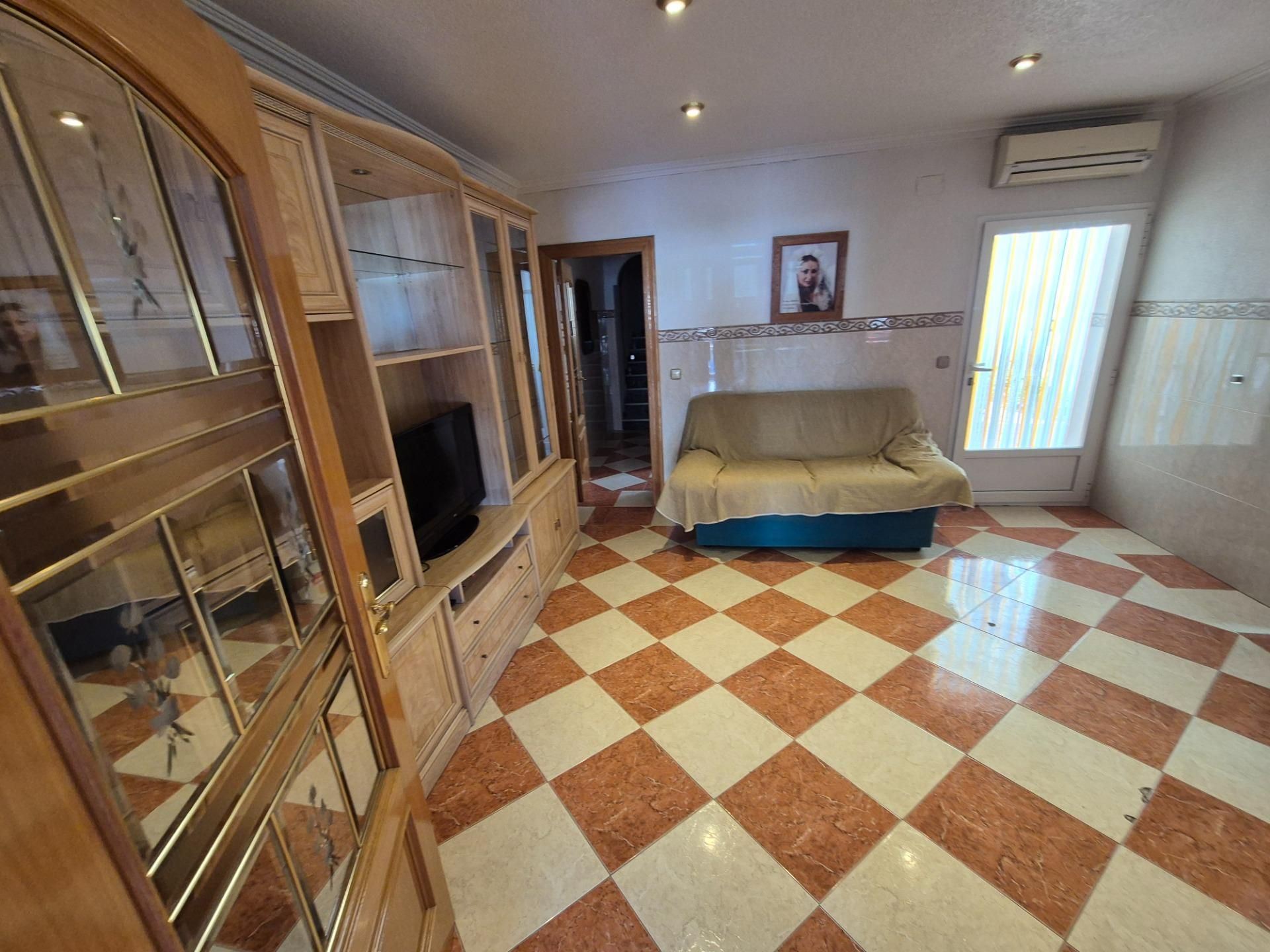 Sala d'estar de Planta baixa en venda en Elda