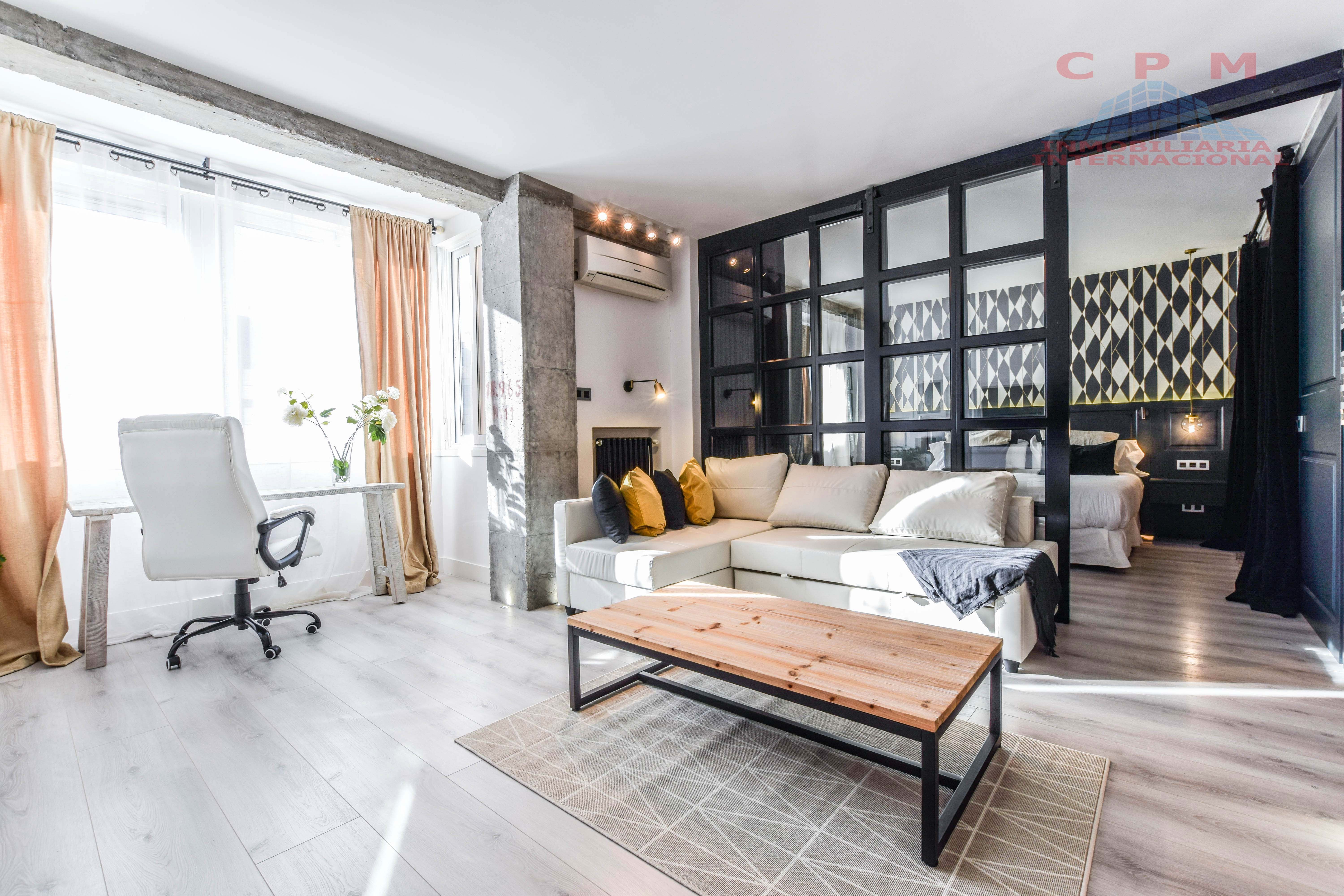 Sala d'estar de Apartament de lloguer en  Madrid Capital amb Aire condicionat, Calefacció i Parquet
