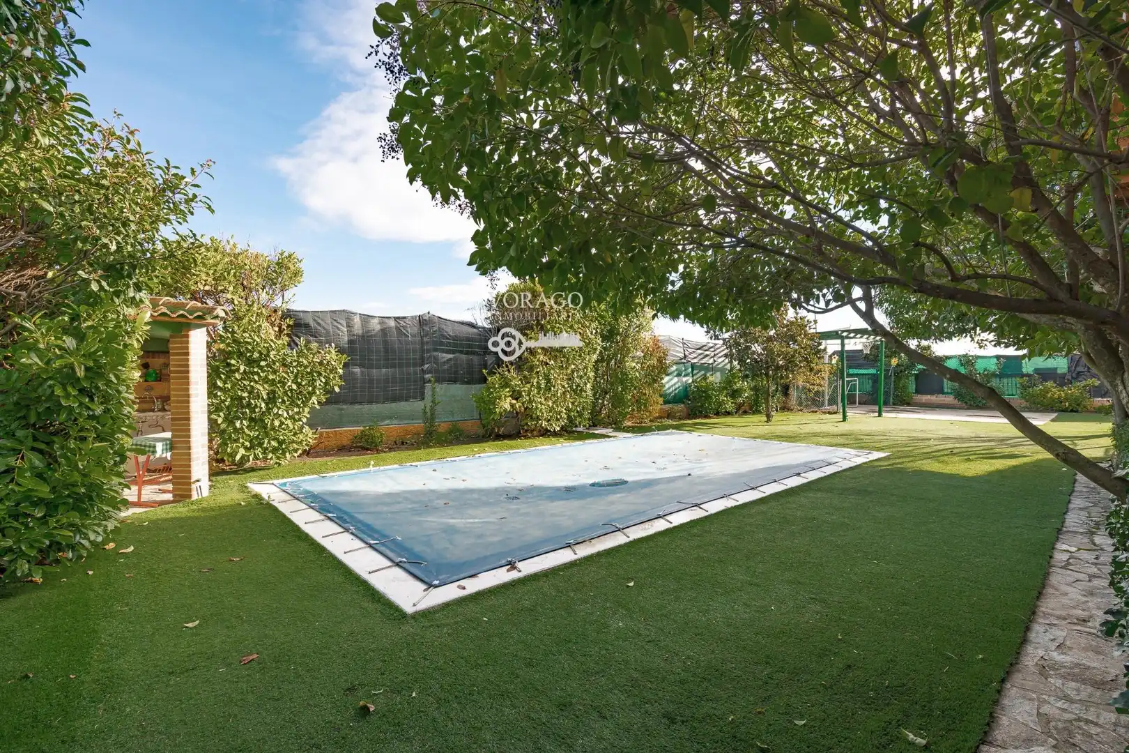 Piscina de Casa o xalet en venda en Villanueva de la Torre amb Jardí privat, Terrassa i Piscina