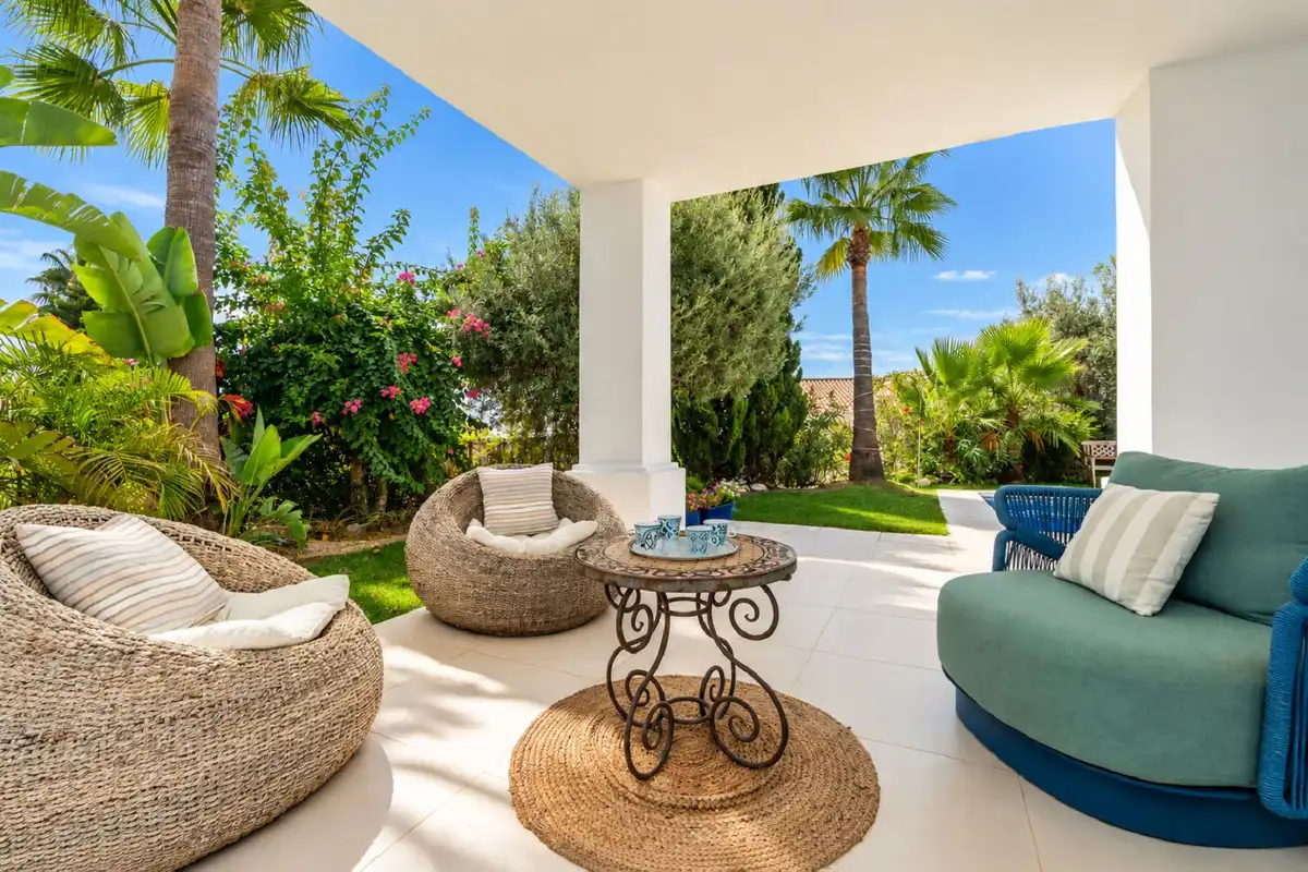 Terrace of Commercial properties for sale in Istán, Málaga