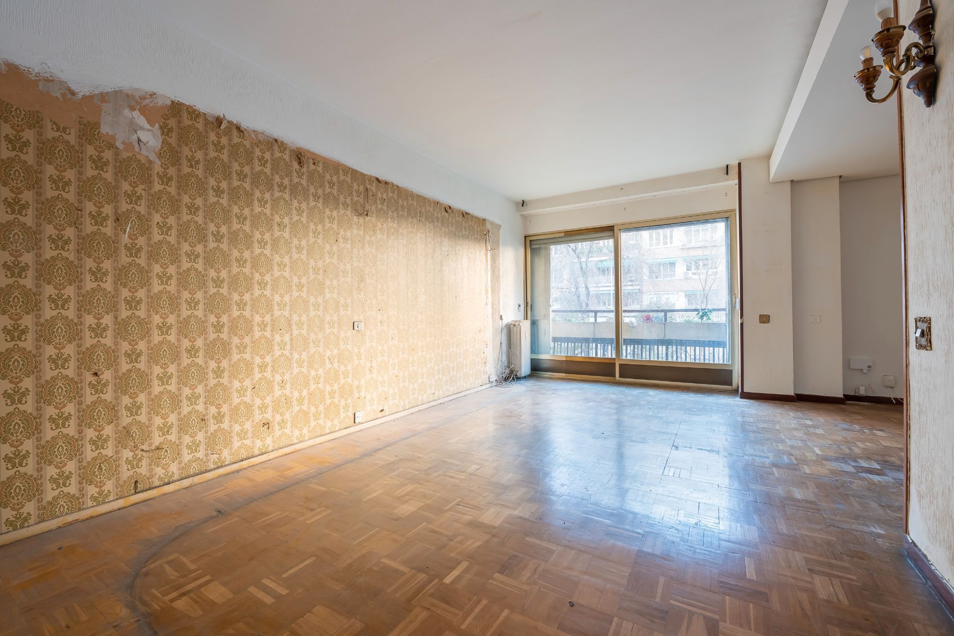Living room of Flat for sale in  Madrid Capital  with Heating