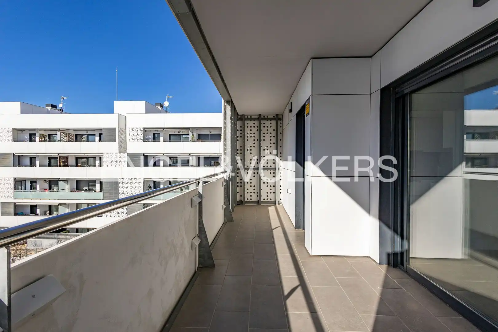 Vista exterior de Piso en venta en Sant Just Desvern con Aire acondicionado, Calefacción y Jardín privado
