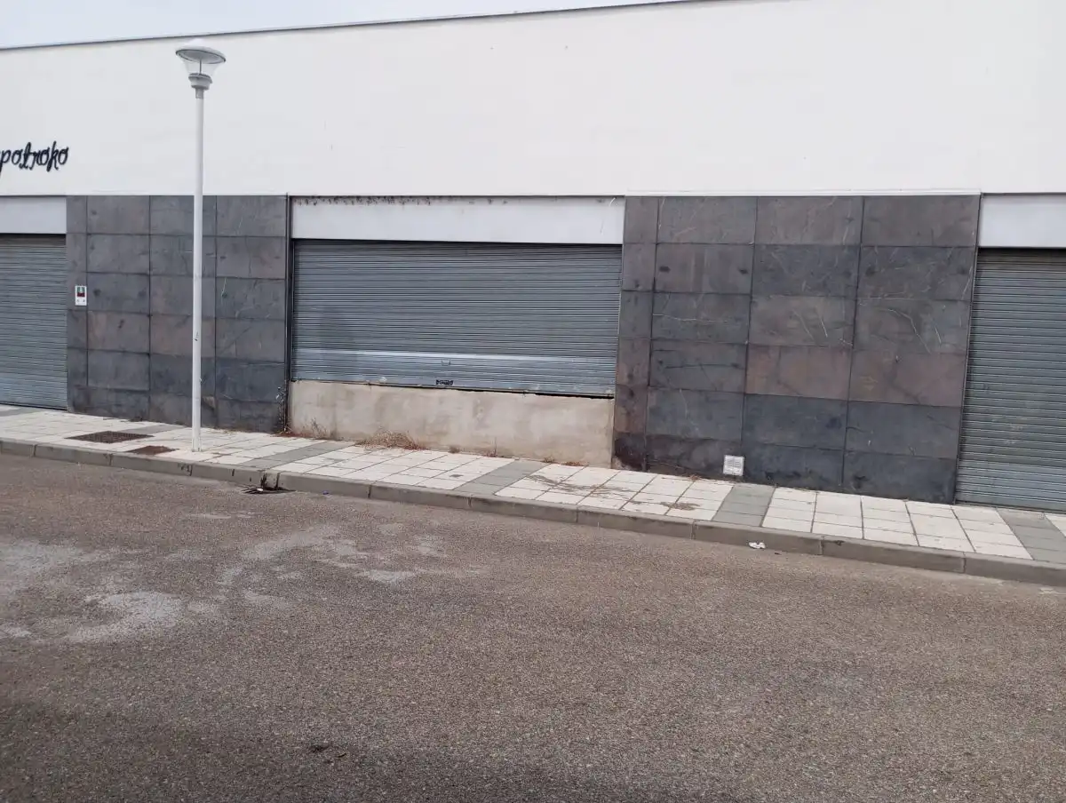Vista exterior de Local en venda en Cabezón de Pisuerga