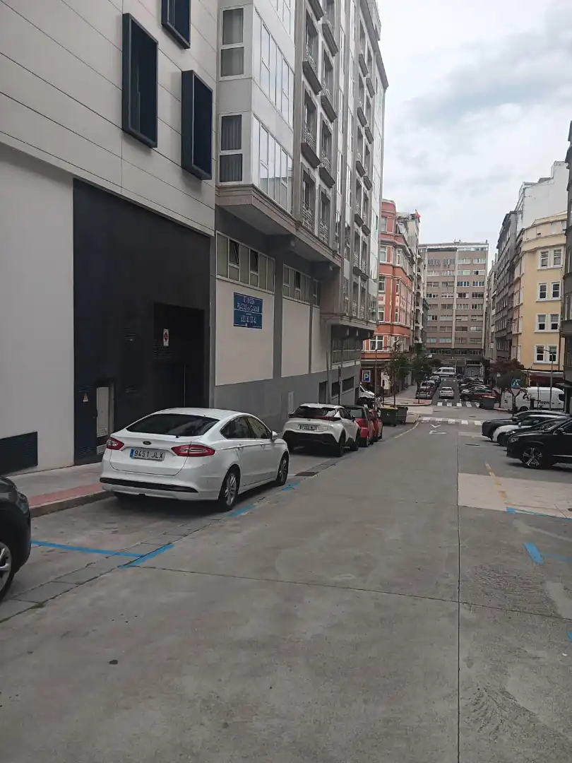 Parkplatz von Garage zur Miete in A Coruña Capital 